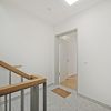 Treppenhaus 100x100 - Erstbezug! Großzügige 3-Zimmer-Wohnung mit Süd/West Loggia in Neupasing